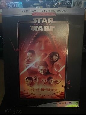 Star Wars: The Last Jedi - Blu-ray + Digital Code (Black/Red)